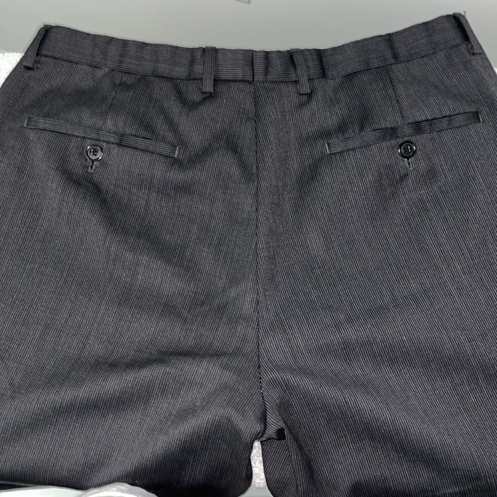 Hugo Boss Dress Pants, Charcoal. VGUC. 100% Virgin Wool waist 32” inseam 31” - Picture 11 of 16